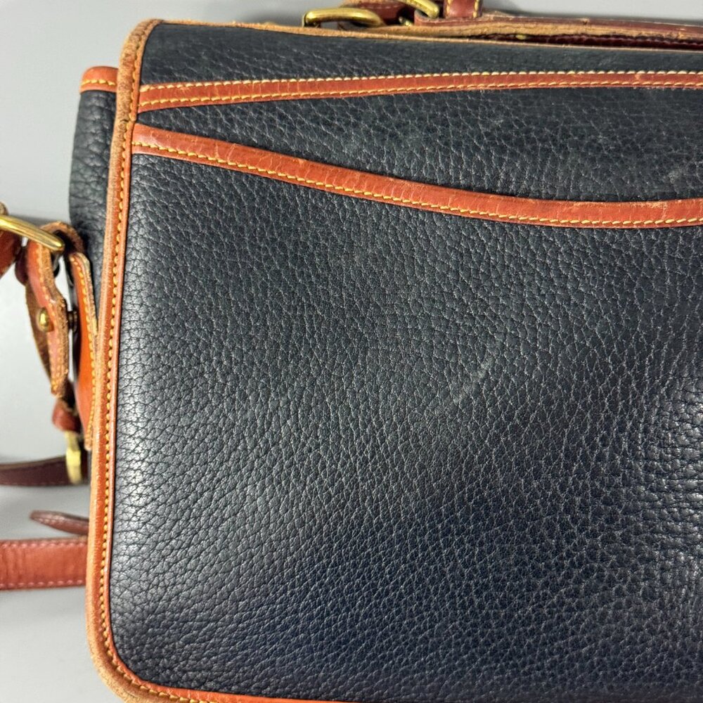 Vintage DOONEY & BOURKE BLACK ALL WEATHER LEATHER Crossbody Shoulder Purse - Picture 6 of 13